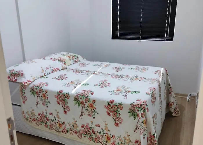 Apartamento Mobiliado Com Ar Condicionado Em Um Quarto