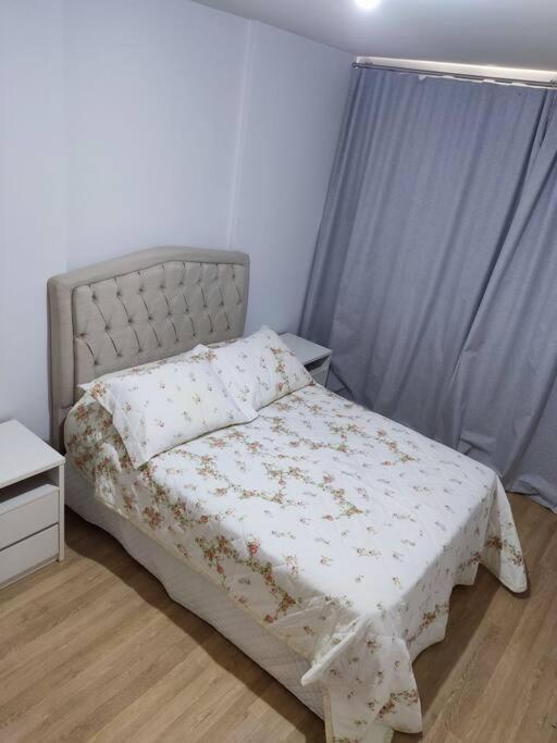 Mobiliado Com Ar Condicionado Em Um Apartment *